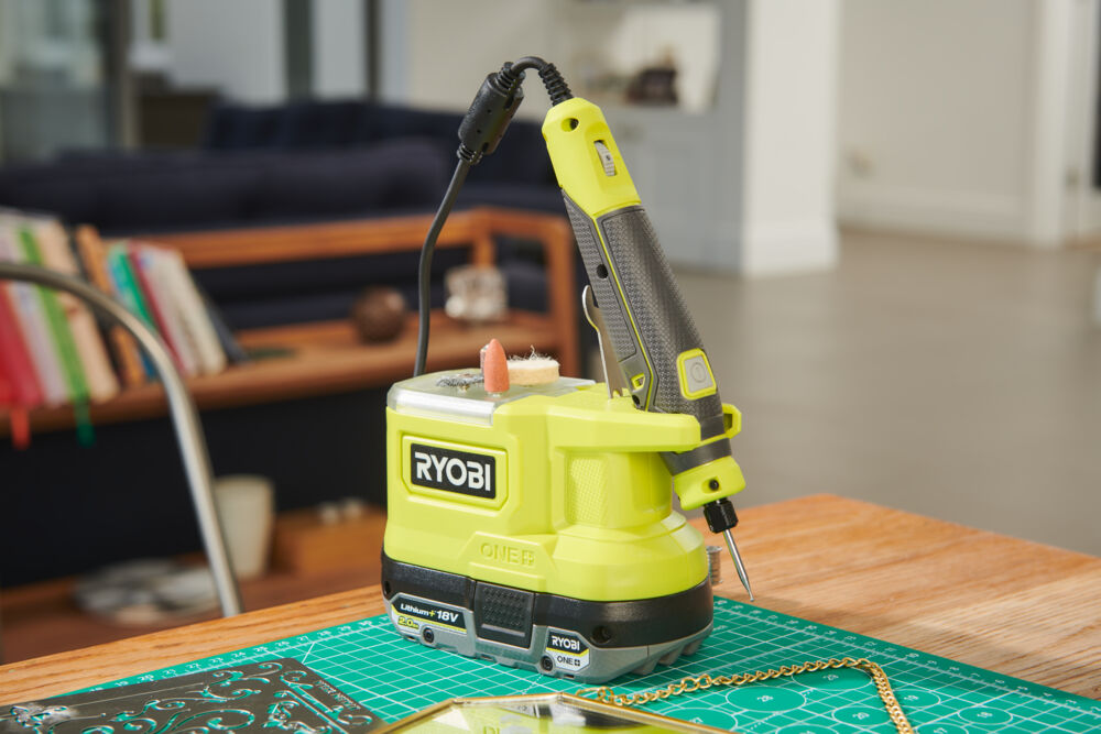 ONE + / Гравер RYOBI RRT18-0