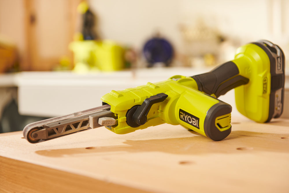 ONE + / Ленточный напильник RYOBI R18PF-0 (без батареи)