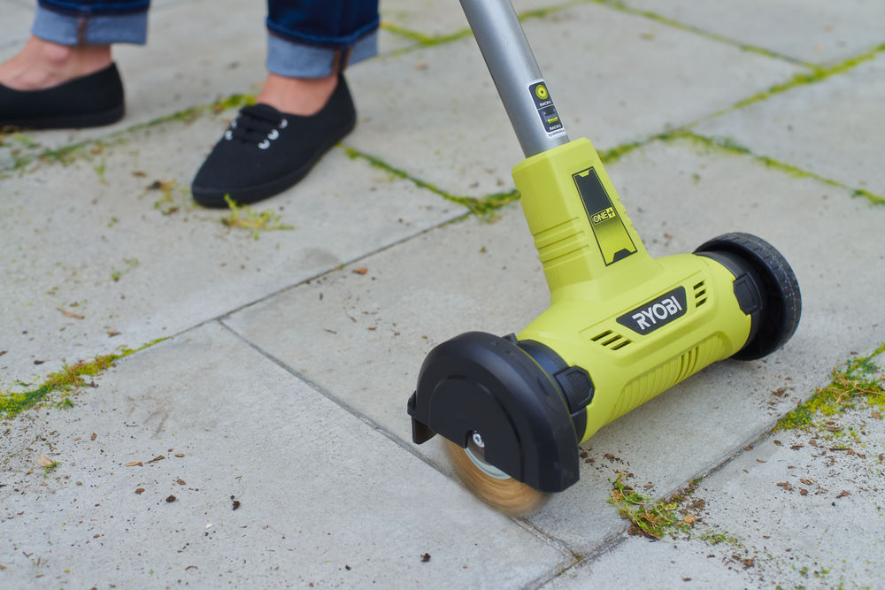 ONE + / Машина щеточная RYOBI RY18PCA-0 (без батареи)