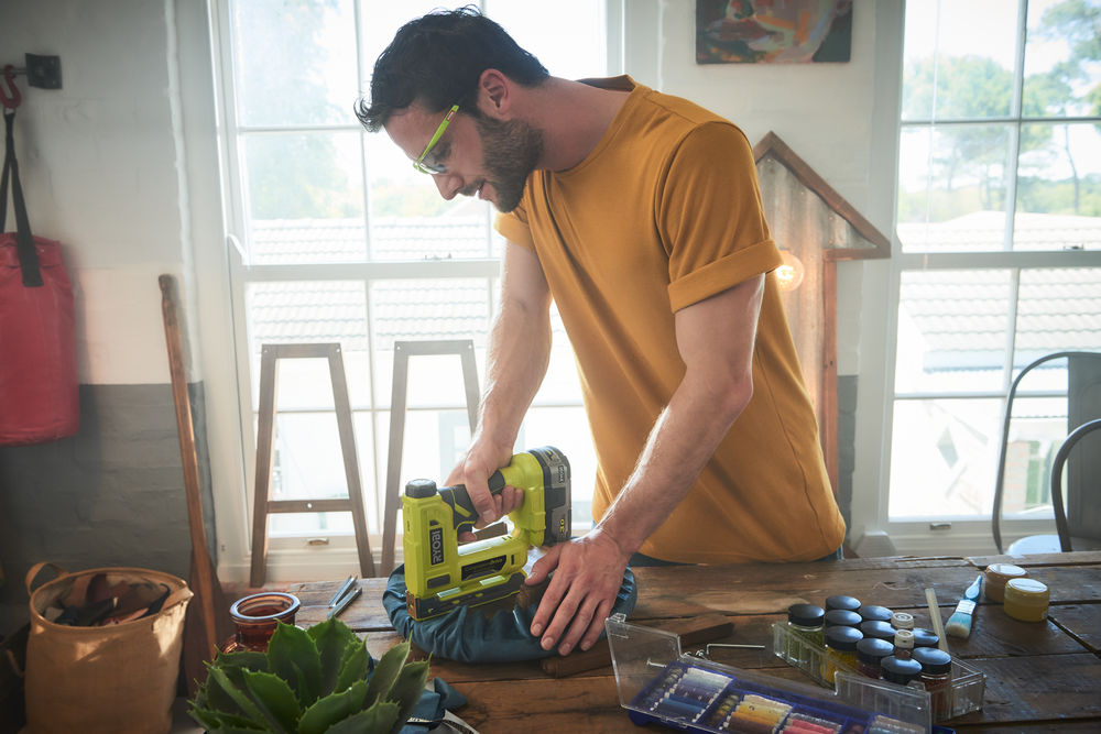 ONE + / Степлер RYOBI R18ST50-0 (без батареи)