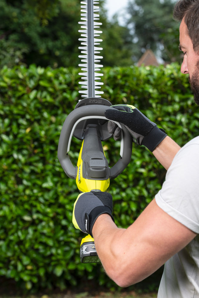 ONE + / Кусторез RYOBI RY18HT55A-120