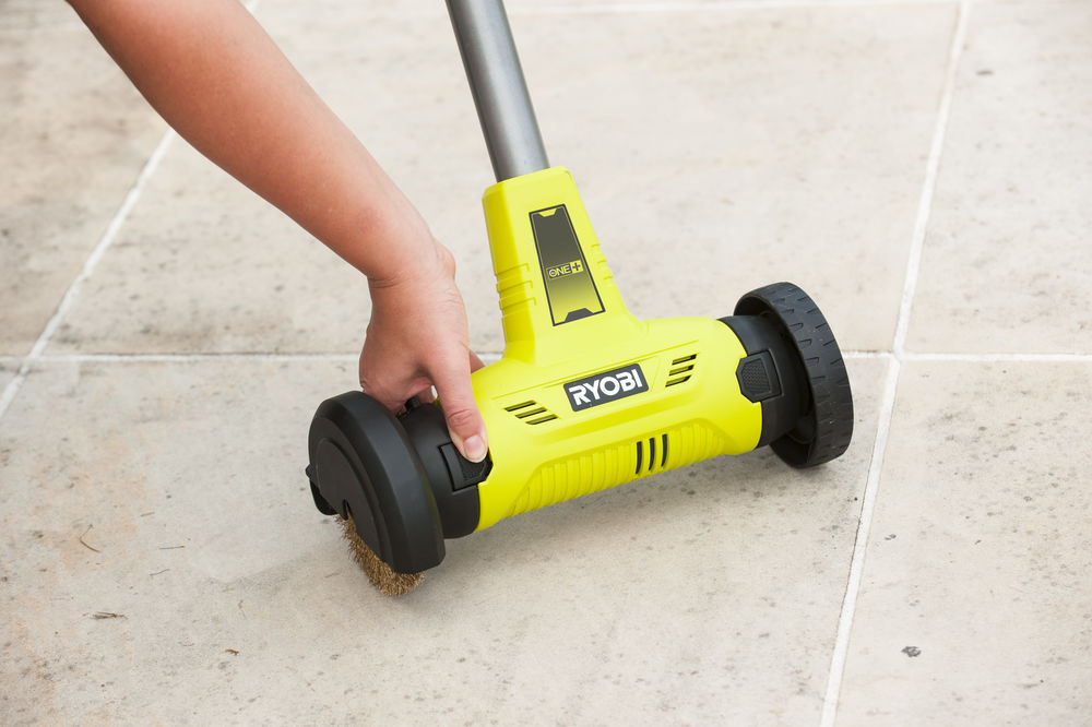 ONE + / Машина щеточная RYOBI RY18PCA-0 (без батареи)