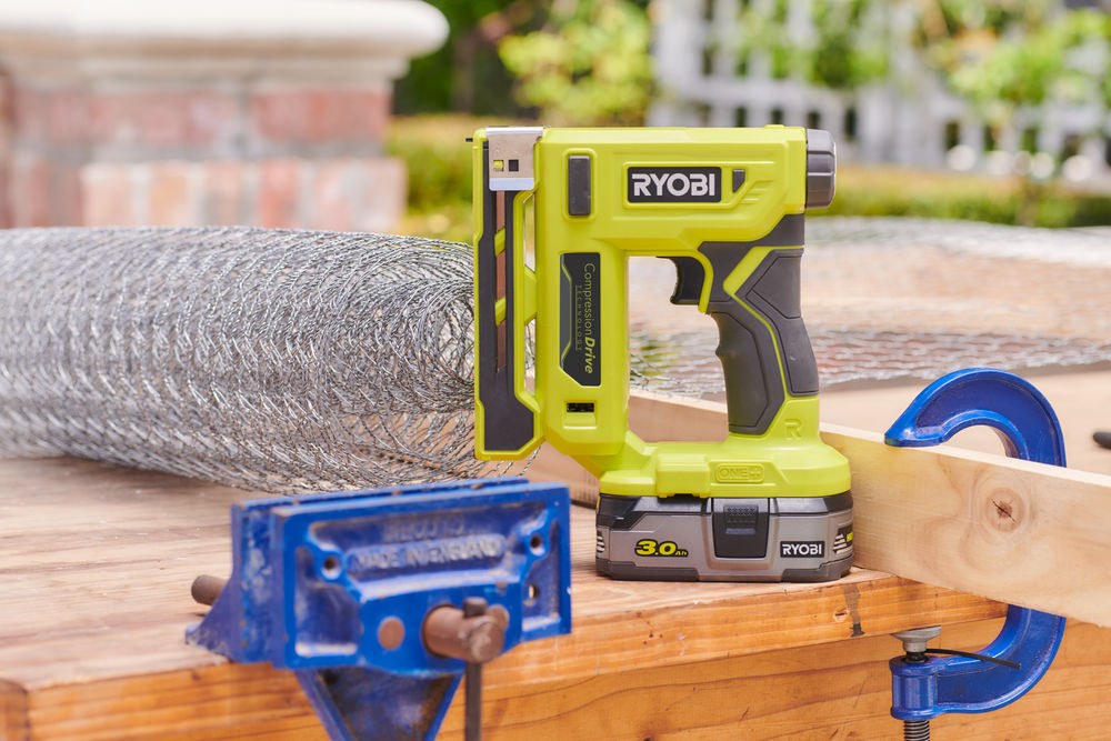ONE + / Степлер RYOBI R18ST50-0 (без батареи)
