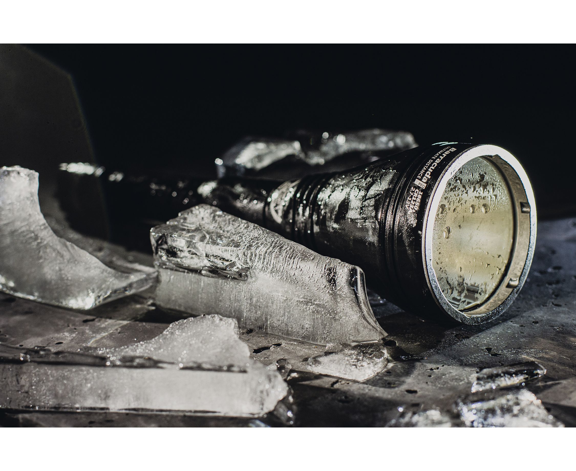 Фонарь Armytek Barracuda Pro XHP35 HI Белый