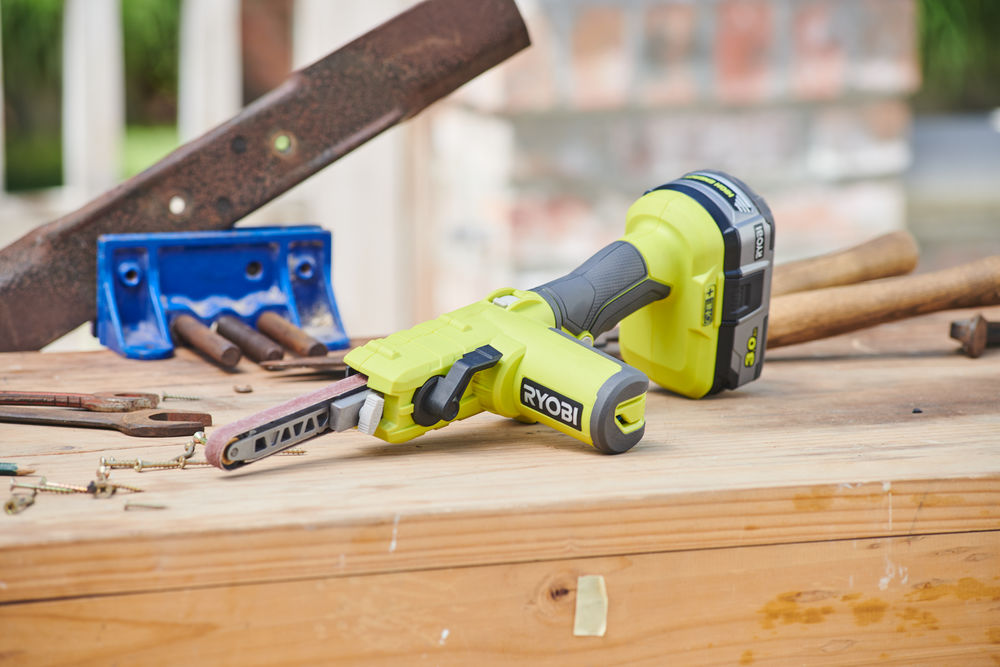 ONE + / Ленточный напильник RYOBI R18PF-0 (без батареи)