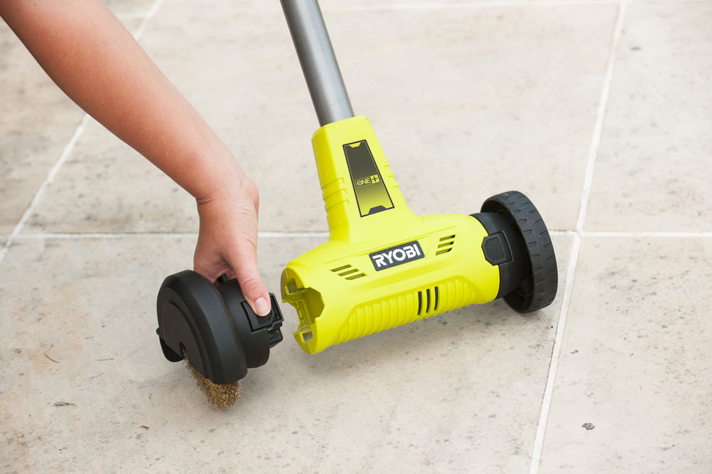 ONE + / Машина щеточная RYOBI RY18PCA-0 (без батареи)