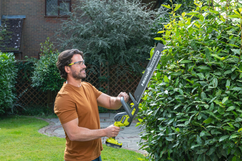 ONE + / Кусторез RYOBI RY18HT45A-120