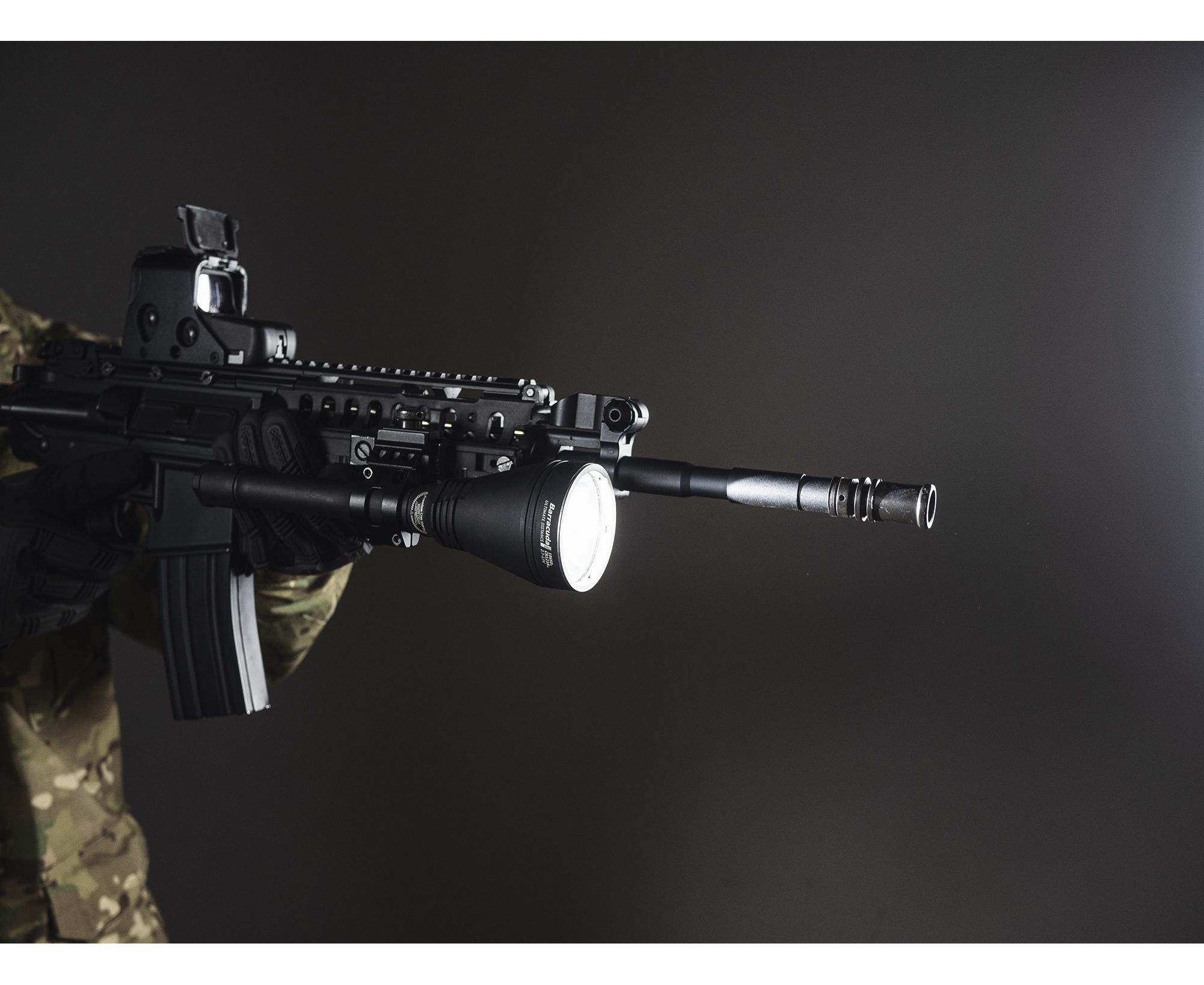 Фонарь Armytek Barracuda Pro XHP35 HI Белый
