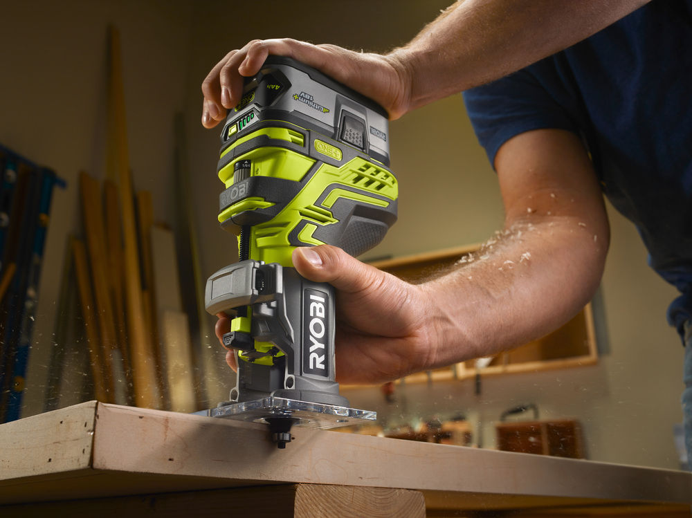ONE + / Фрезер кромочный RYOBI R18TR-0 (без батареи)