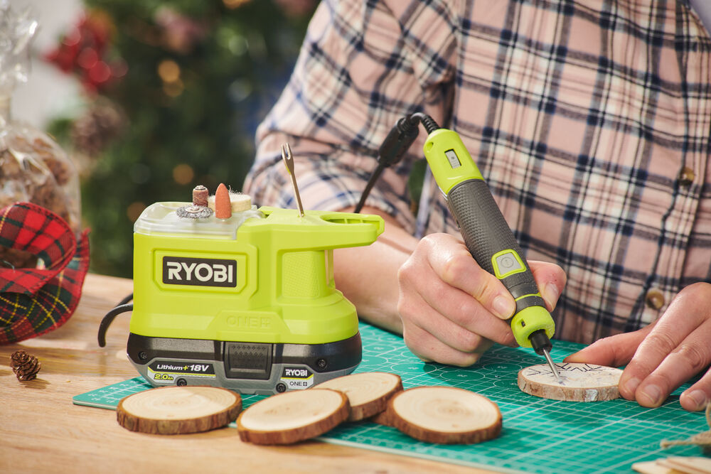 ONE + / Гравер RYOBI RRT18-0