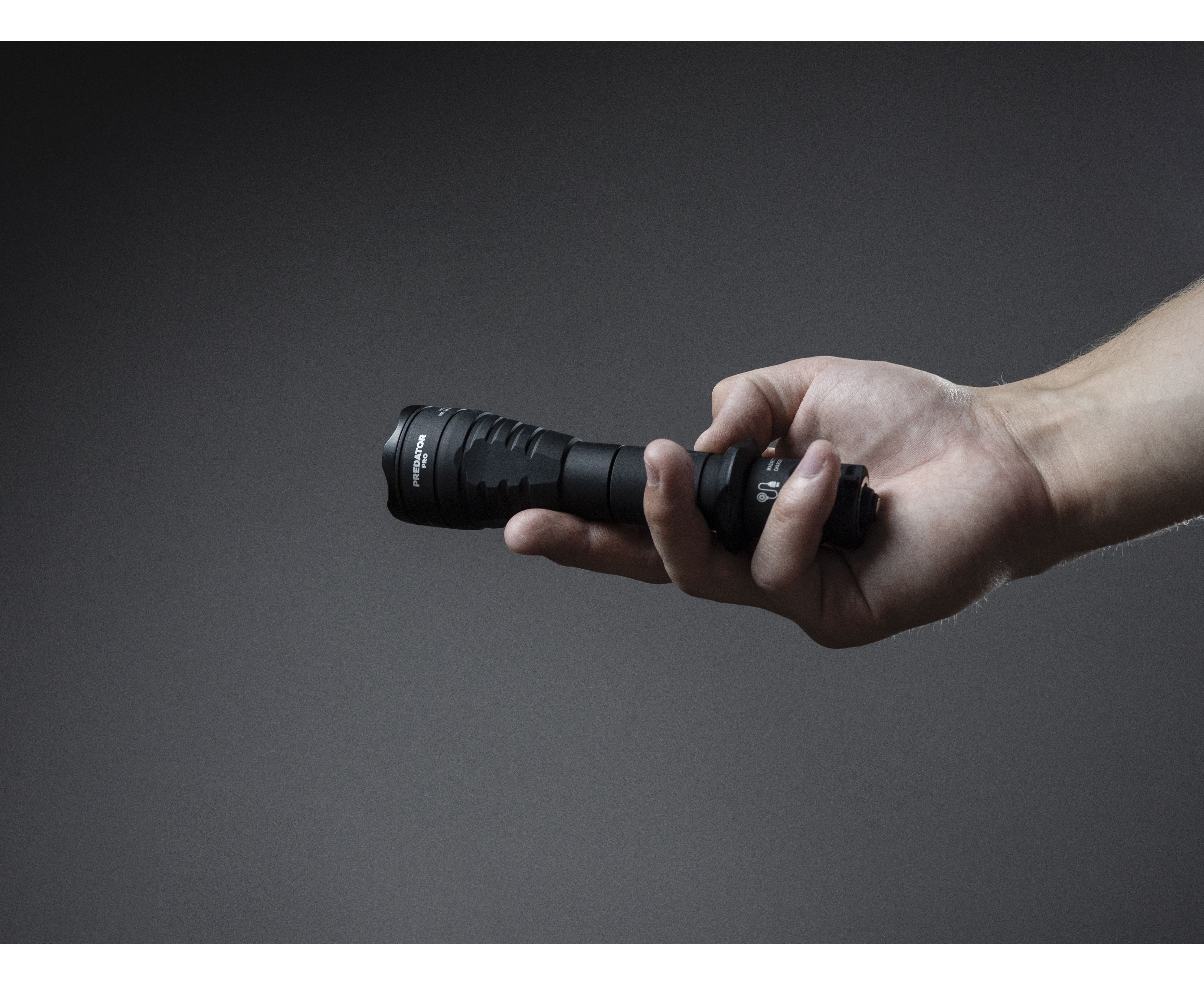 Фонарь Armytek Predator Pro Magnet USB Теплый