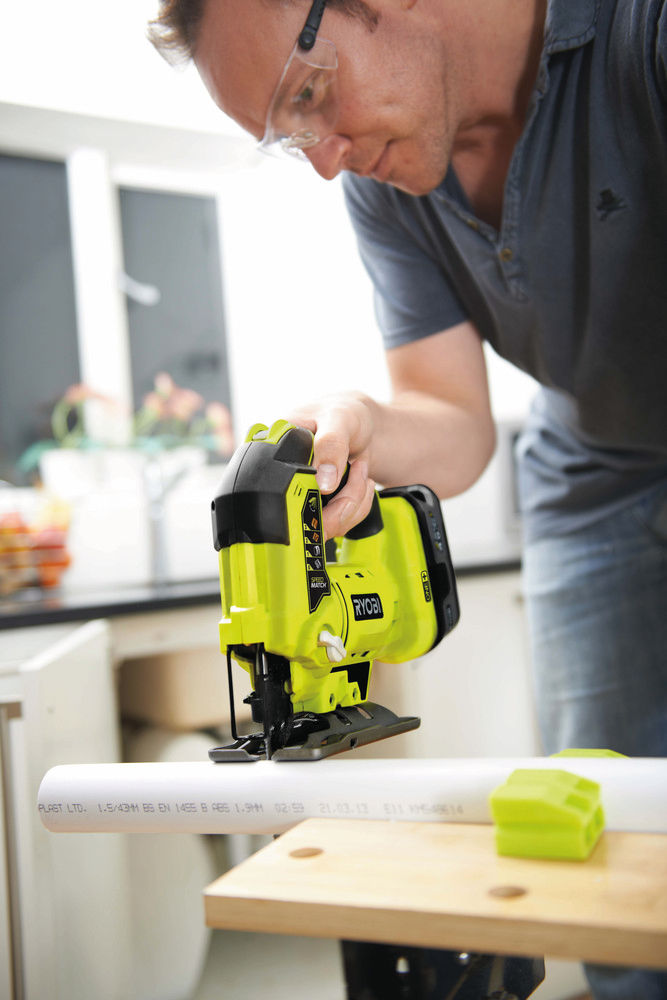 ONE + / Лобзик RYOBI R18JS-0 (без батареи)