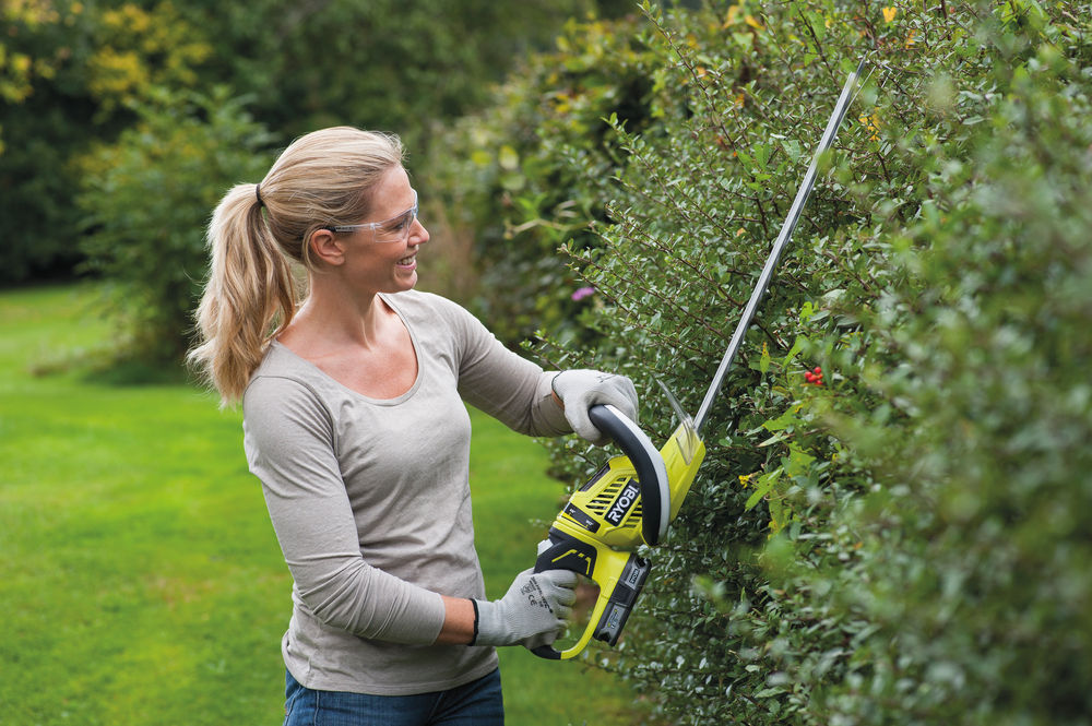 ONE + / Кусторез RYOBI OHT1855R (без батареи)